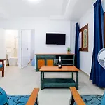 Апартаменти 1h. Cozy Flores With Pool *