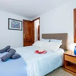 Апартаменти 1h. Cozy Flores With Pool