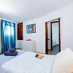 1h. Cozy Flores With Pool Адехе