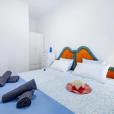 1h. Cozy Flores With Pool アパート *