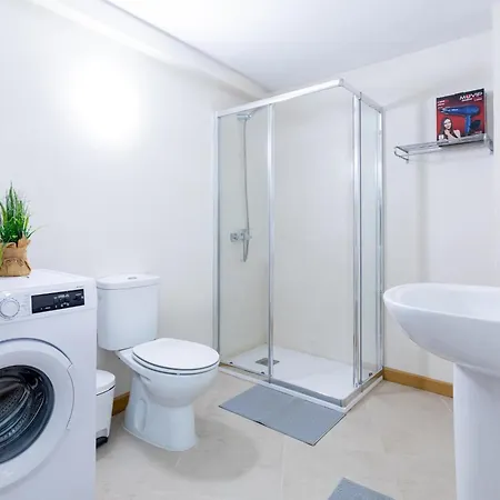 1h. Cozy Flores With Pool * アデヘ